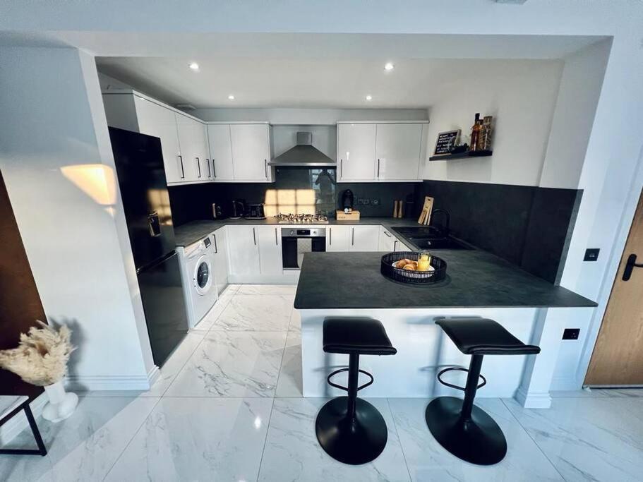 2 Bed Harbourside Penthouse With Hot Tub & Stunning Roof Terrace Leilighet Weymouth Eksteriør bilde